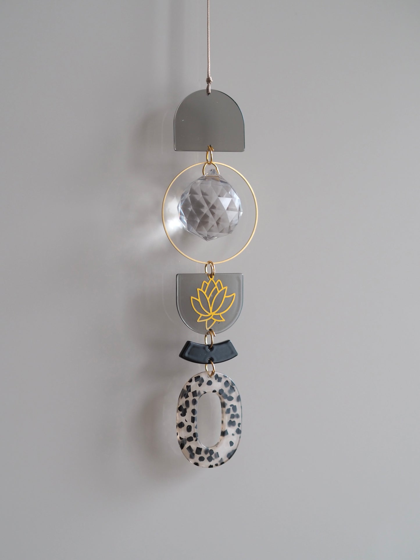 GREY DOTTY